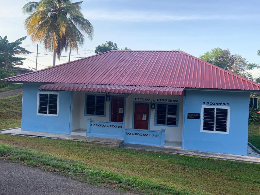 Sarifah Homestay *